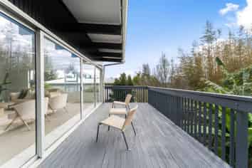 137 Albany Hwy, Unsworth Heights