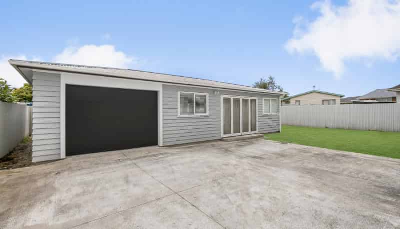 11a Windrush Close, Mangere