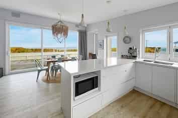 21 Ocean Beach Street, Foxton Beach