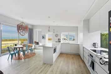 21 Ocean Beach Street, Foxton Beach