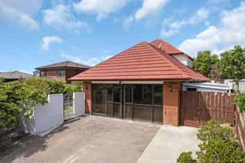 1/4 Crescent Hills Court, Northpark