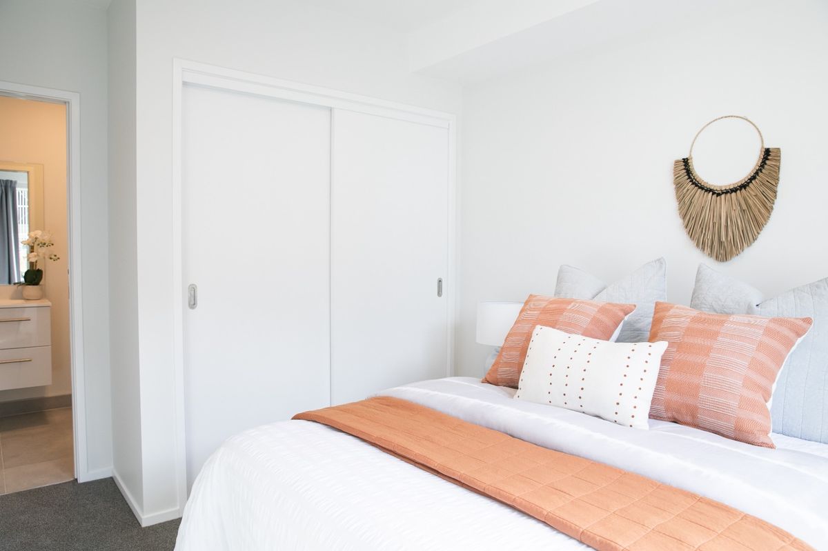 4/6 Glidepath Road Hobsonville - Modern 2-Bedroom 2-Bathroom Apartment - Mehr