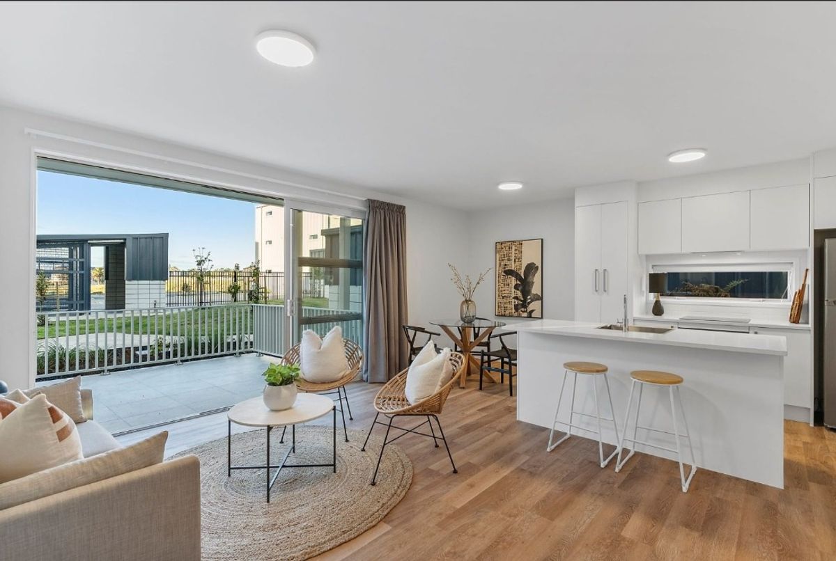 4/6 Glidepath Road Hobsonville - Modern 2-Bedroom 2-Bathroom Apartment - Ansicht 4