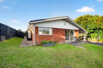 74a Felton Mathew Avenue, Saint Johns