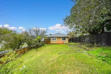 14 Dickey Street, New Windsor