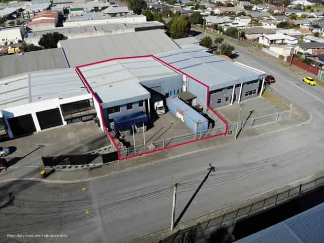Well-presented warehouse and office