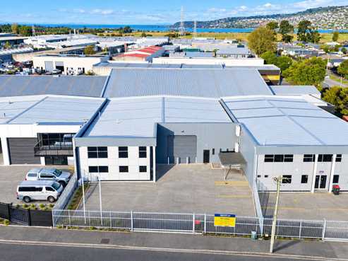 Versatile warehouse and office space for lease