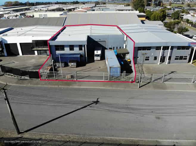 Well-presented warehouse and office