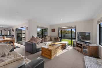 19 Brompton Close, Richmond Heights