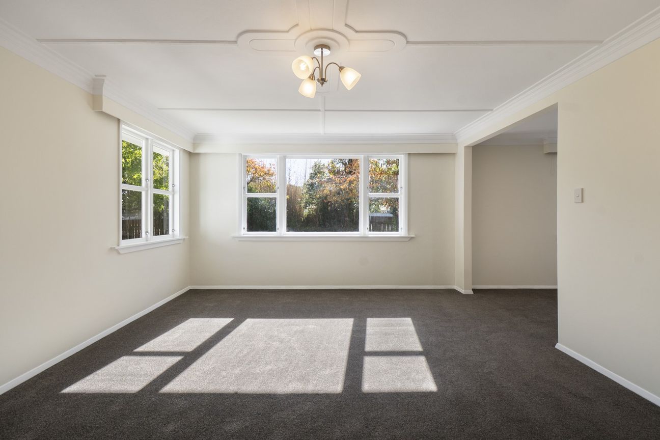 Renovated Family Home + 1 Bedroom Flat - Vista 3