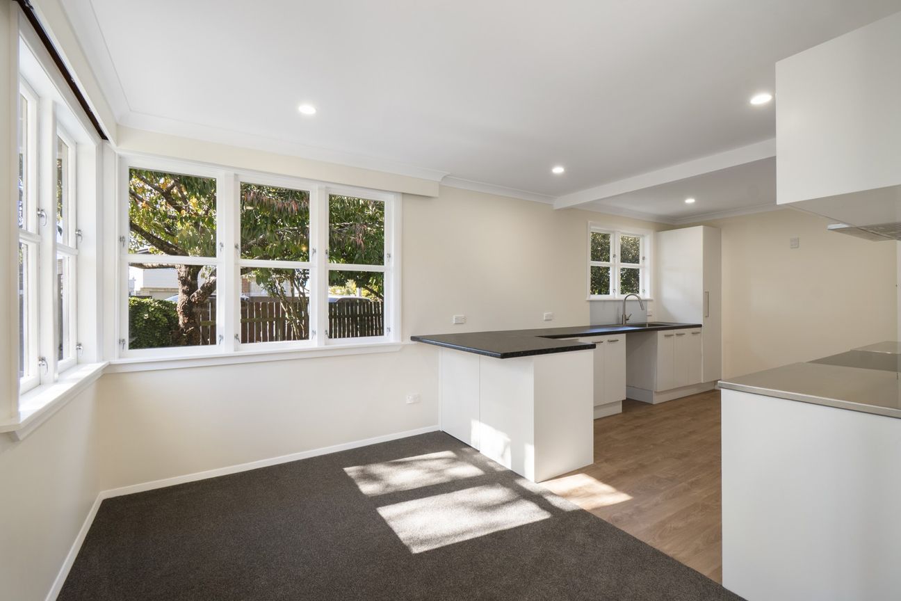 Renovated Family Home + 1 Bedroom Flat - Vista 5
