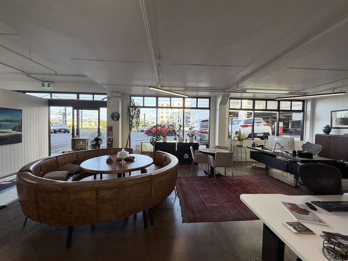 Fitness/Service Space just off Broadway – pohled 2