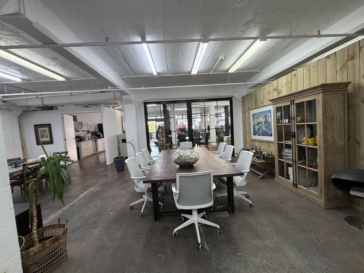 Fitness/Service Space just off Broadway – pohled 4