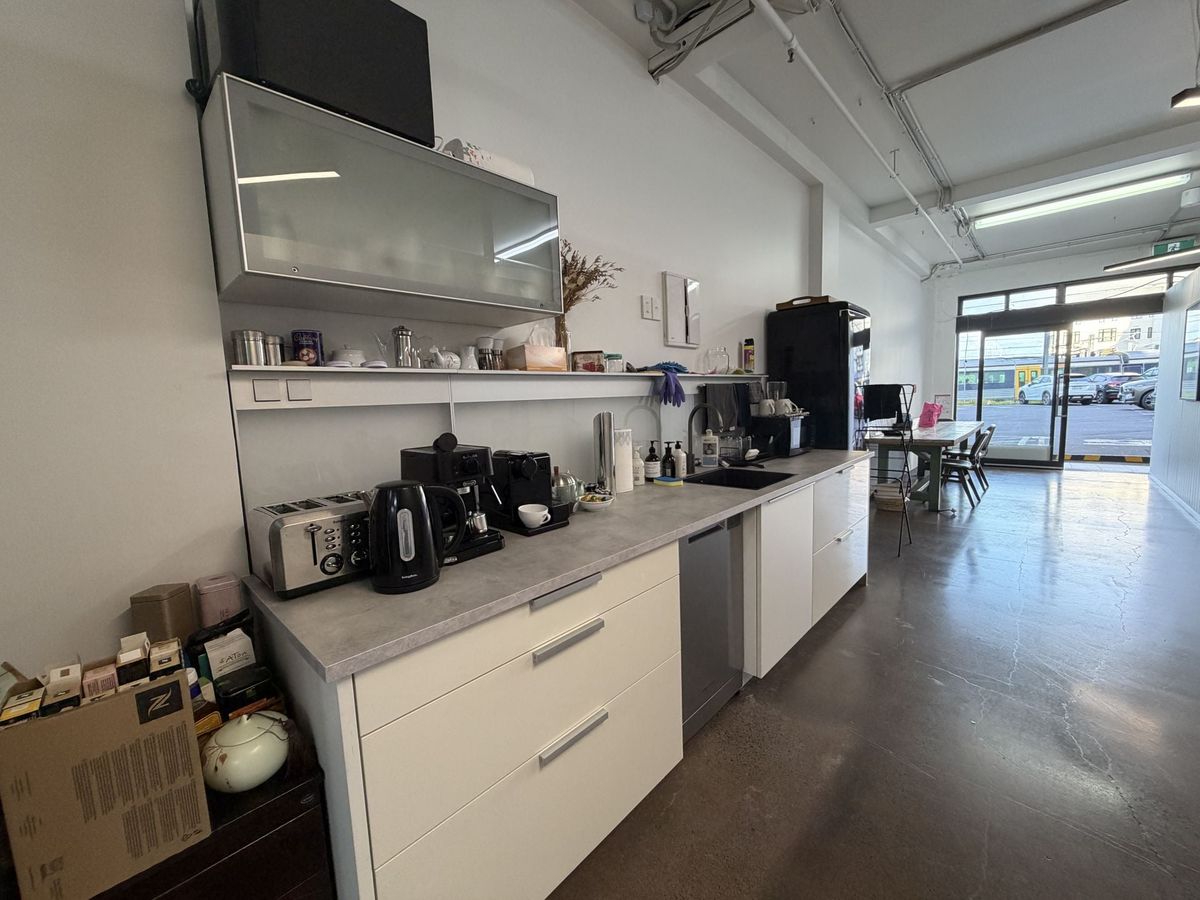 Fitness/Service Space just off Broadway – pohled 5