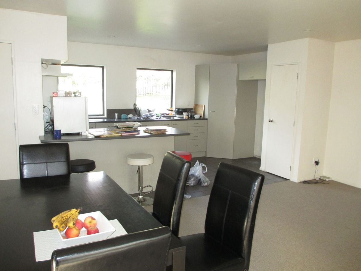 Westlake girls and boys zone . - Double Garage - Widok 2