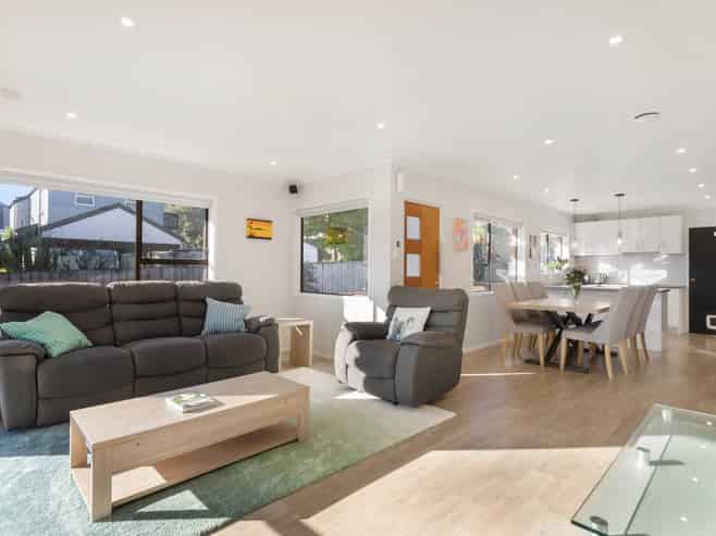 1/4a Manuka Road, Glenfield