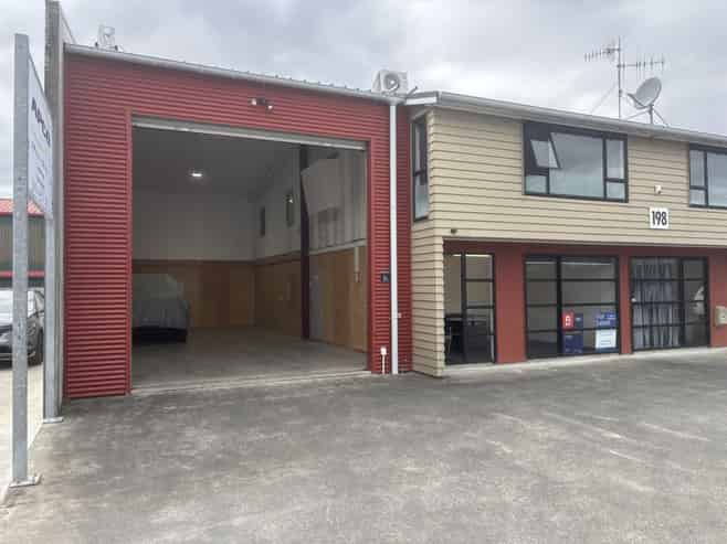 Versatile, Self-Contained Commercial Unit in a Prime Kapiti Location