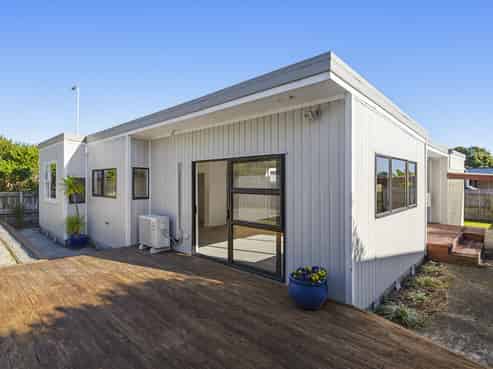 1 Matuhi Street, Waikanae
