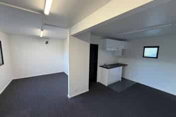 Prime Sydenham Office & Warehouse Opportunity 