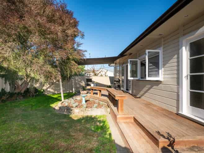 17 Golding Road, Taradale