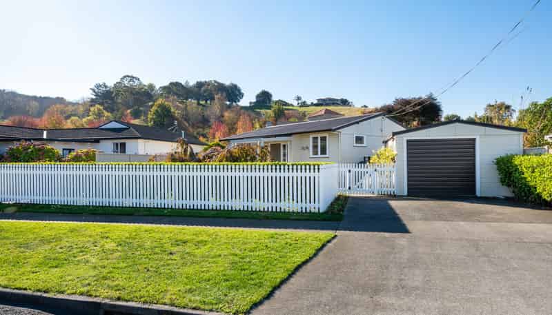 17 Golding Road, Taradale