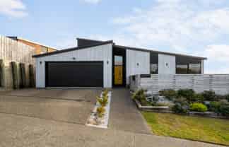 4 Lemonwood Way, Woodridge