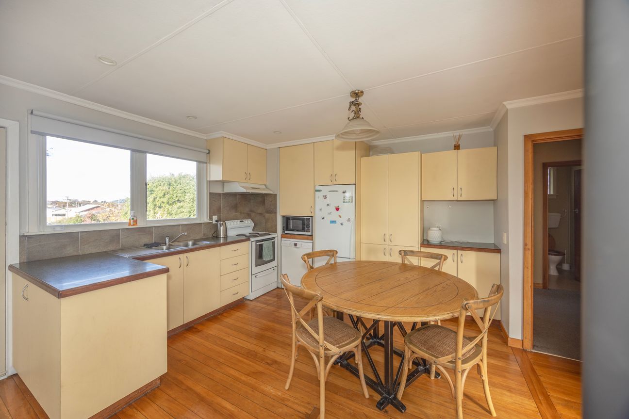 INVEST OR ENJOY IN A PRIME LOCATION - Vista 5