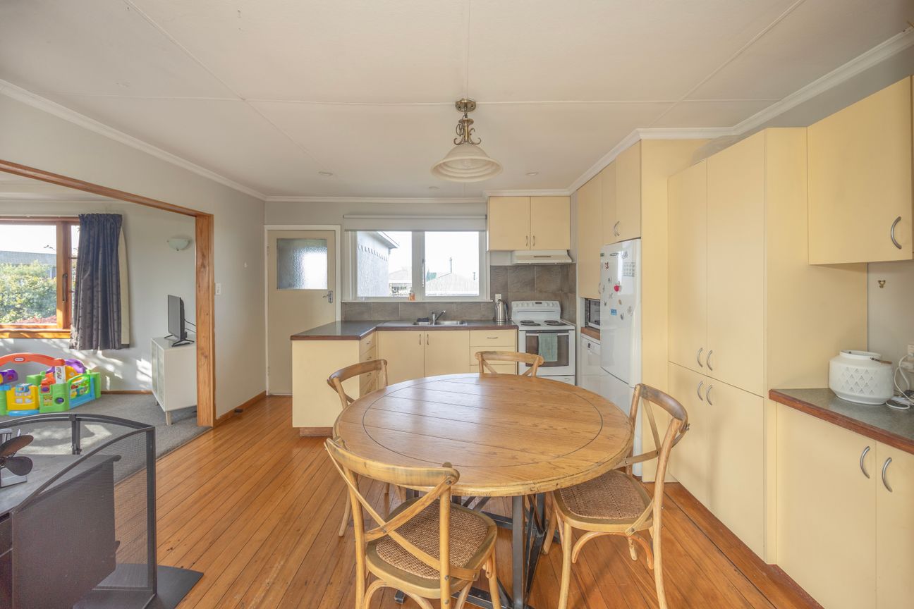 INVEST OR ENJOY IN A PRIME LOCATION - Vista 6