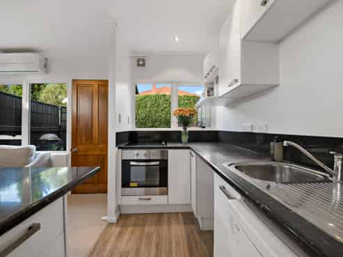 8/146 St Johns Road, Meadowbank