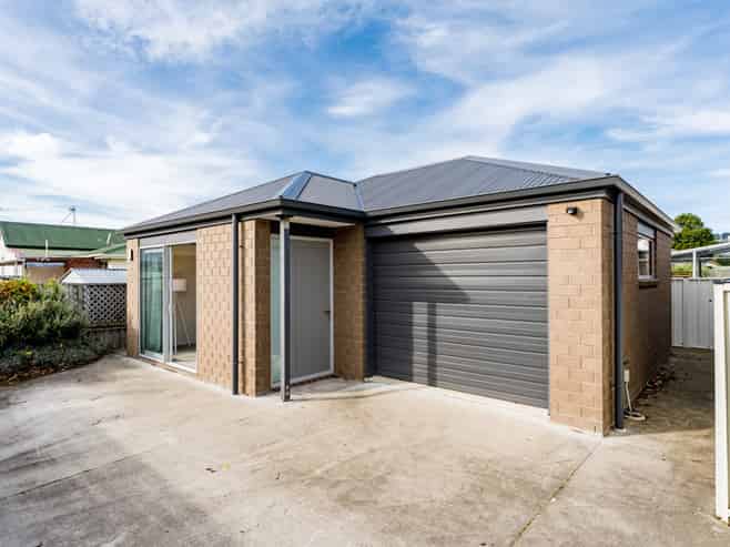 2D Forfar Street, Mosgiel