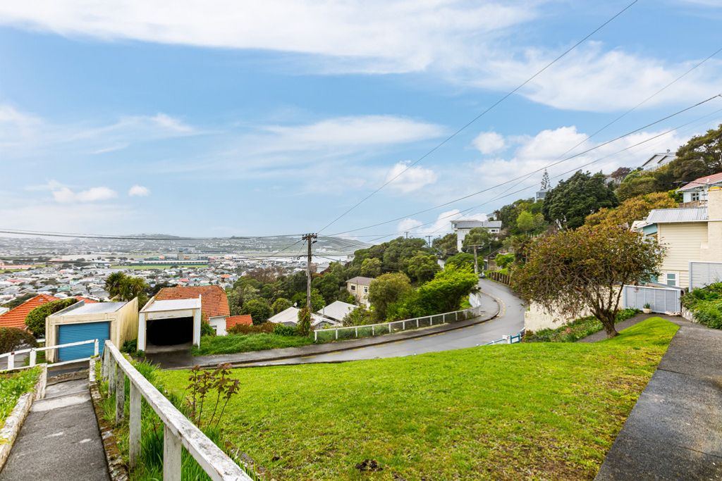 Elevated Living with Panoramic Views - Aanzicht 3