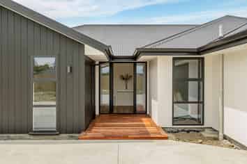 6 Ealing Lane, Darfield