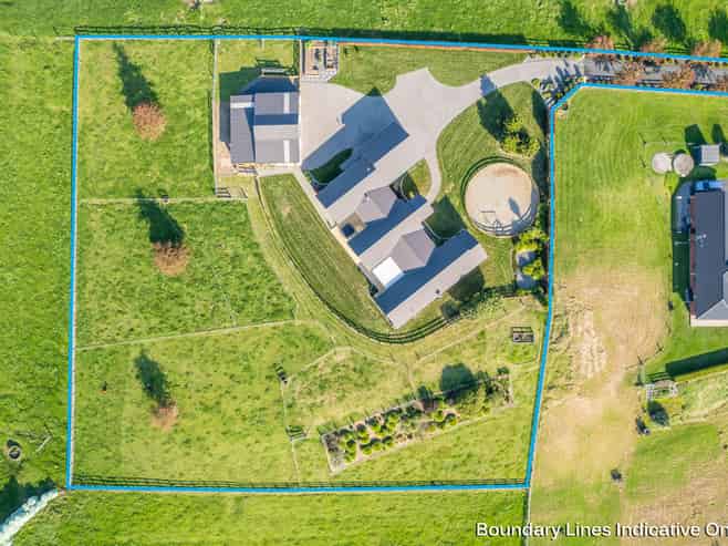 222 Meadway Road, Ngahinapouri