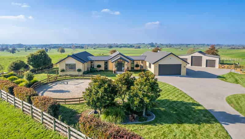 222 Meadway Road, Ngahinapouri