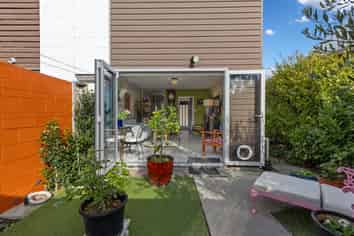 1/27 Buffon Street, Waltham