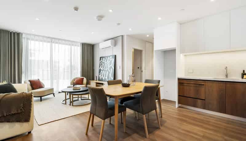 2/219 Lake Road, Northcote