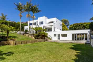 8A Wynsfield Garden , Saint Heliers