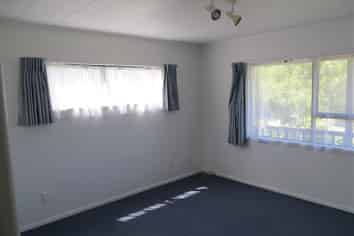 8 Leiden Place, Totara Vale