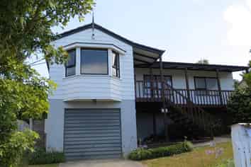 8 Leiden Place, Totara Vale