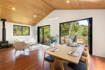 53B Onedin Place, Titirangi