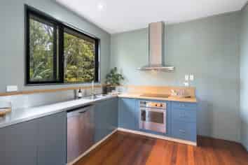 53B Onedin Place, Titirangi