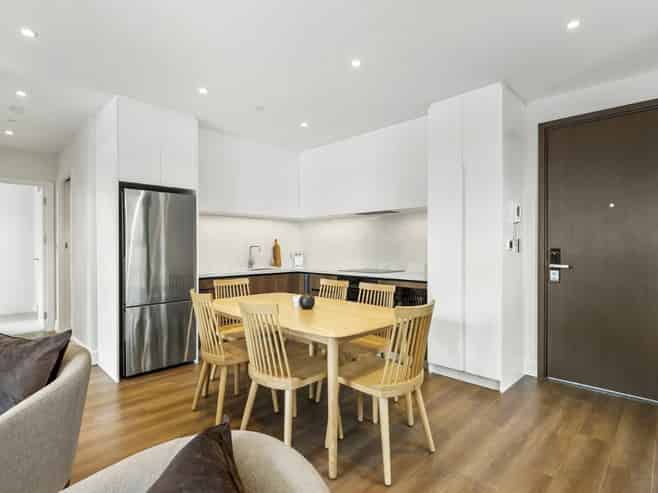 3/219 Lake Road, Northcote
