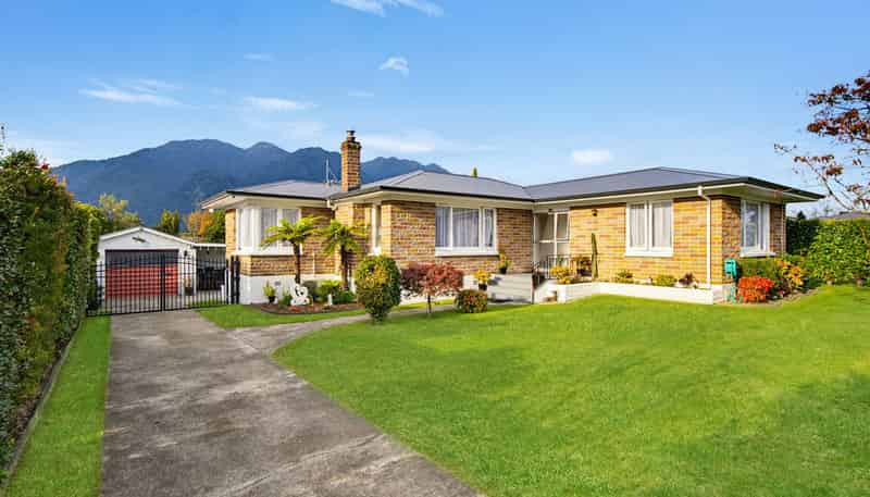 9 Churchill Ave, Te Aroha