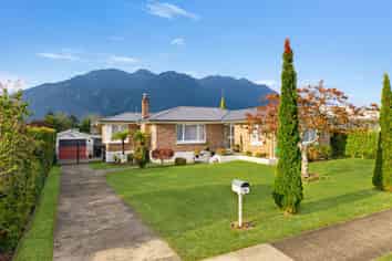 9 Churchill Ave, Te Aroha