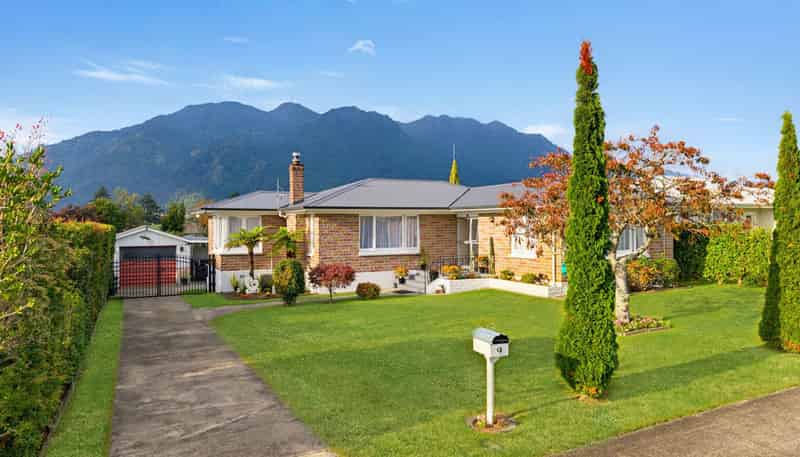 9 Churchill Ave, Te Aroha