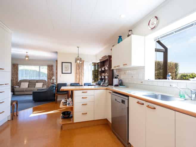 51 Churchill Avenue, Richmond