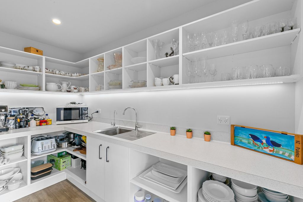 Stunning Home, Stunning Location 5
