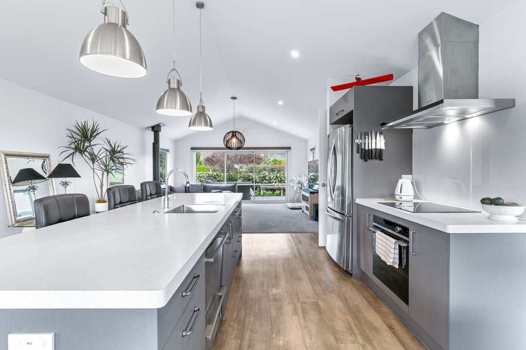 Stunning Home, Stunning Location 4