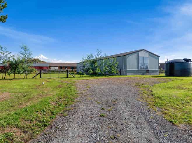 42B Flint Road West, Stratford