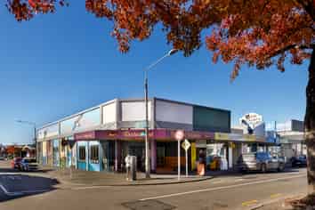Light-Filled Scott Street Eatery